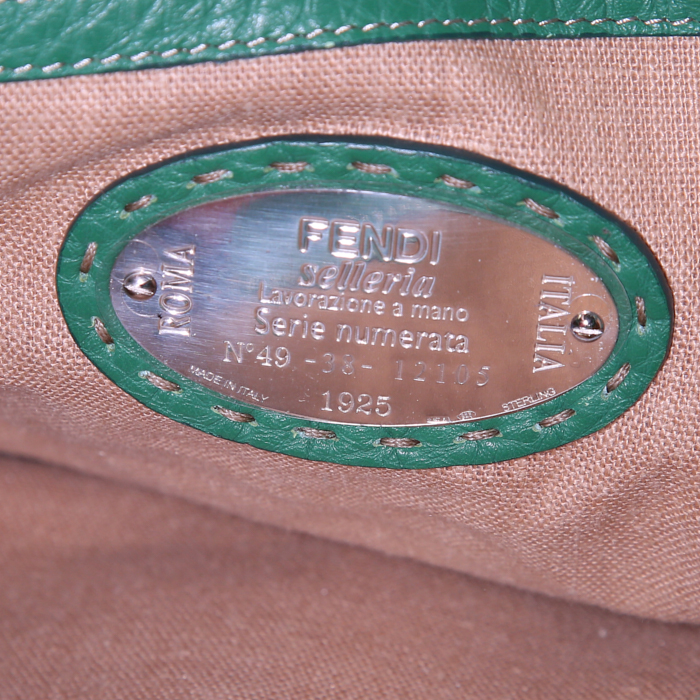 Bolso de mano Fendi Selleria en cuero verde y ocre - Detail D3