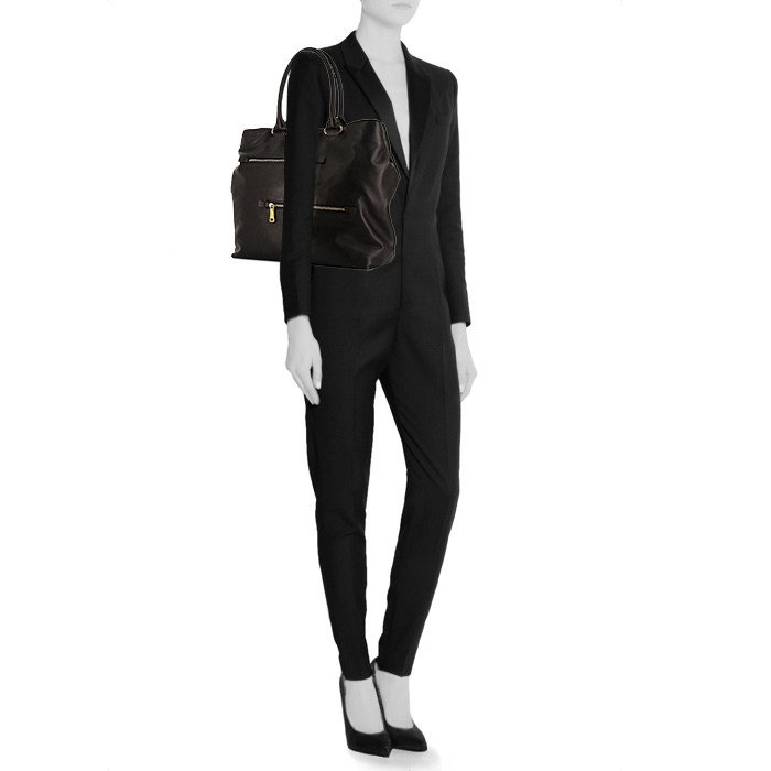 Prada Daino shopping bag in black leather - Detail D1