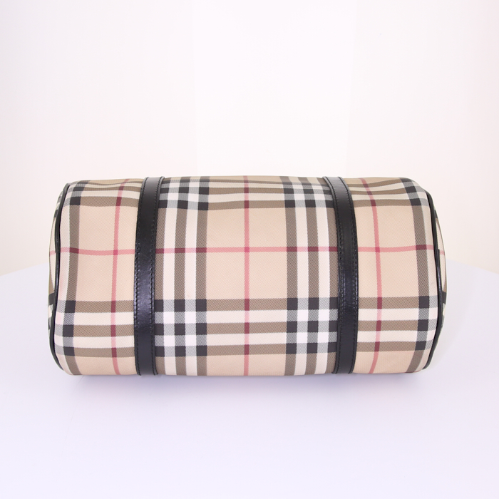 Bolso de mano Burberry en lona Haymarket y charol negro - Detail D4