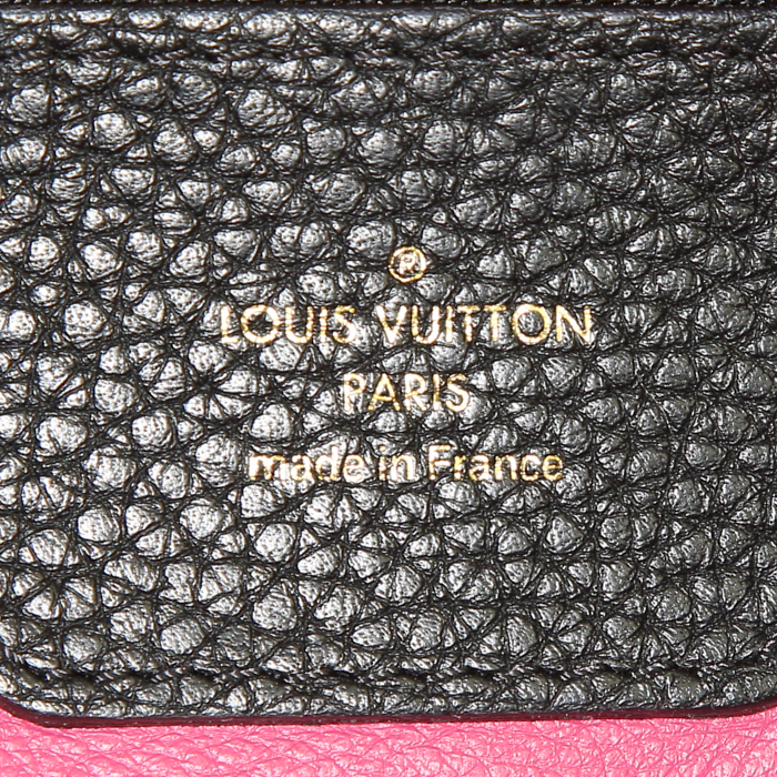 Louis Vuitton Capucines large model handbag in black grained leather - Detail D3
