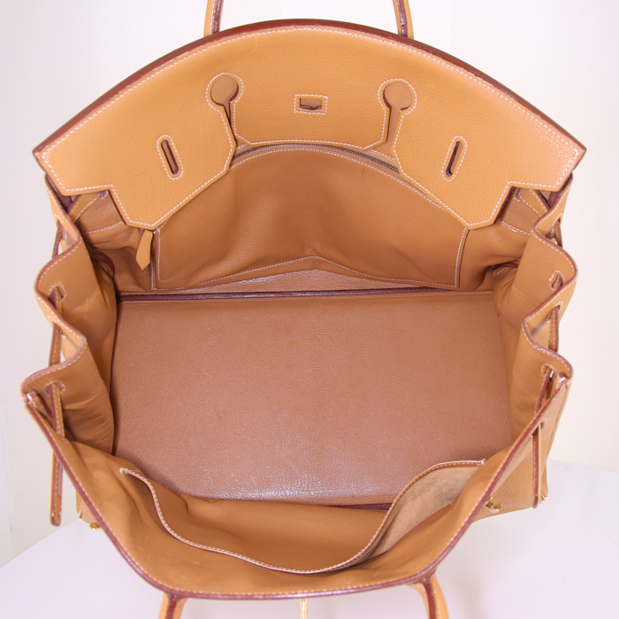 Sac à main Hermes Birkin 40 cm en cuir Fjord gold - Detail D2