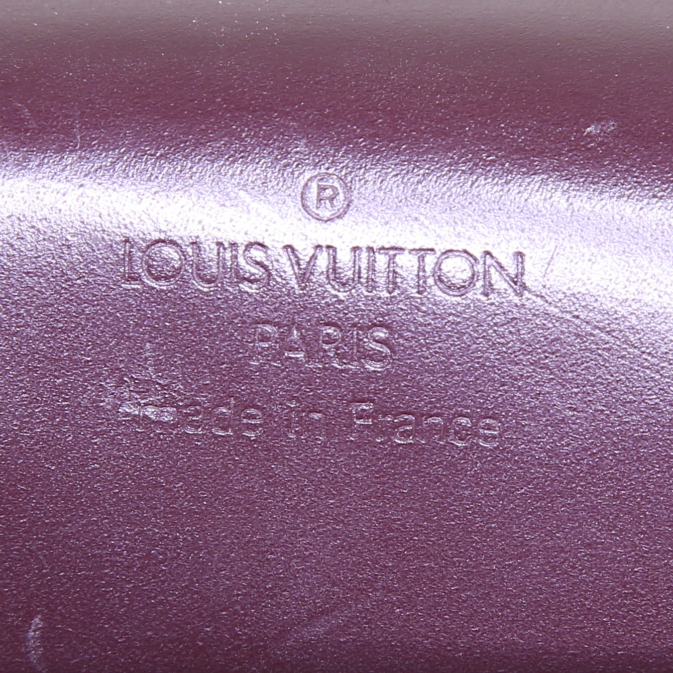Bolso de mano Louis Vuitton Cabaret en charol color burdeos - Detail D3