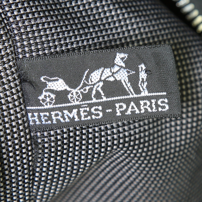 Sac cabas Hermes Toto Bag - Shop Bag grand modèle en toile grise et noire - Detail D4