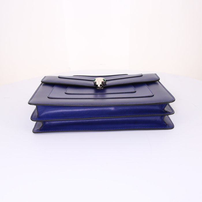 Bulgari Serpenti Forever medium model handbag in blue leather - Detail D5
