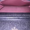 Sac bandoulière Chanel Wallet on Chain en cuir grainé matelassé noir - Detail D2 thumbnail
