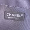 Chanel Boy shoulder bag in grey leather - Detail D4 thumbnail