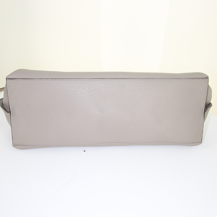 Gucci Bamboo Daily handbag in grey grained leather - Detail D5