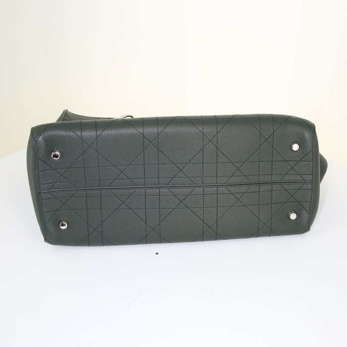 Dior Ultradior shopping bag in dark green leather cannage - Detail D5