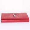 Bolso bandolera Saint Laurent Wallet on Chain en cuero rojo - Detail D5 thumbnail