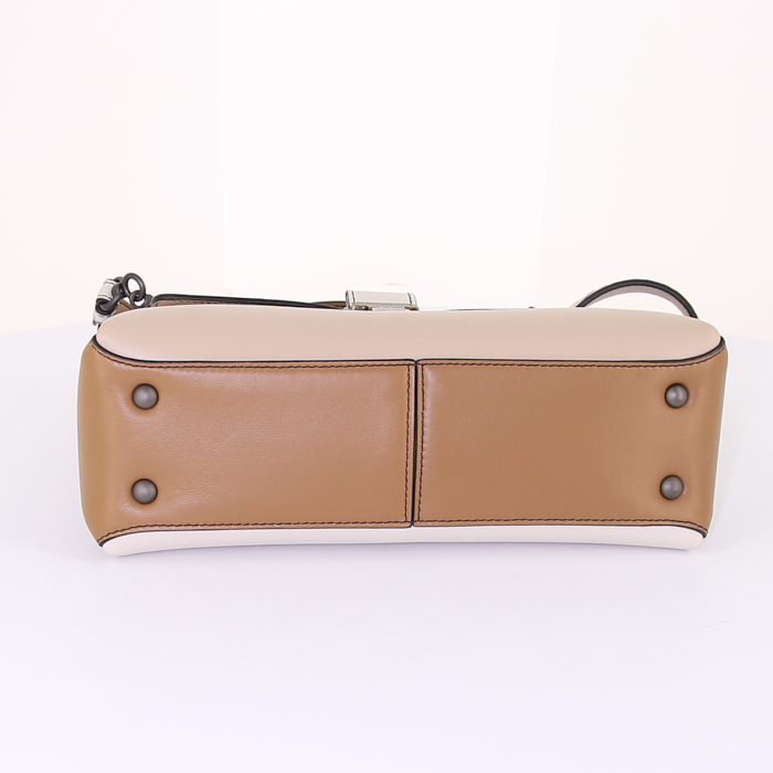 Sac Bottega Veneta Le Piazza petit modèle en cuir blanc beige et marron - Detail D5