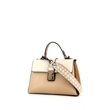 Bolso Bottega Veneta Le Piazza modelo pequeño en cuero blanco, beige y marrón