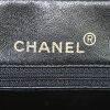 Chanel Camera shoulder bag in black quilted grained leather - Detail D3 thumbnail