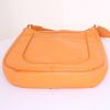 Sac porté épaule ou main Louis Vuitton Salabha en cuir épi orange - Detail D4 thumbnail