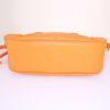 Bolso de mano Louis Vuitton Dhanura en cuero Epi naranja - Detail D5 thumbnail
