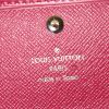 Billetera Louis Vuitton Sarah en cuero Epi color frambuesa - Detail D3 thumbnail
