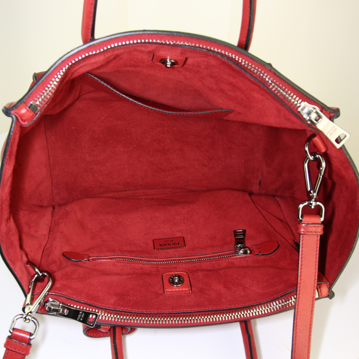 Borsa a tracolla Prada Twin Zip in pelle rossa - Detail D3