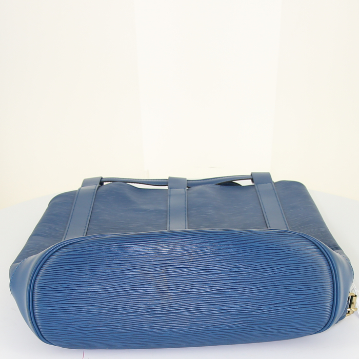 Louis Vuitton Randonnée shoulder bag in blue epi leather - Detail D4