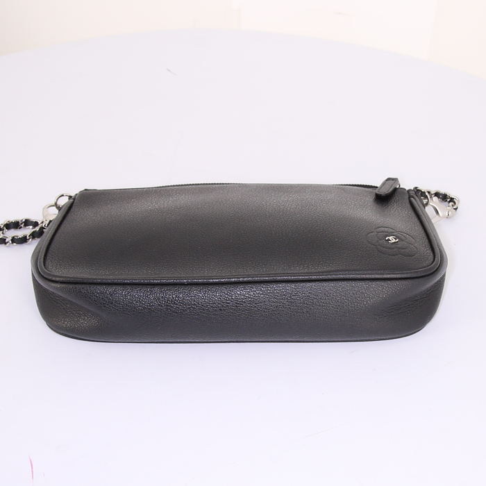 Chanel Camelia - Wallet pouch in black leather - Detail D4