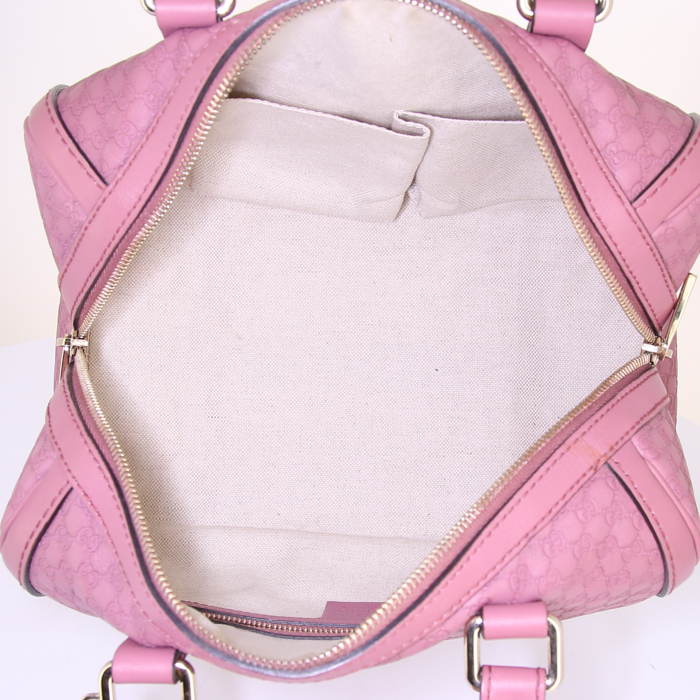 Bolso de mano Gucci Boston en cuero Monogram rosa - Detail D2