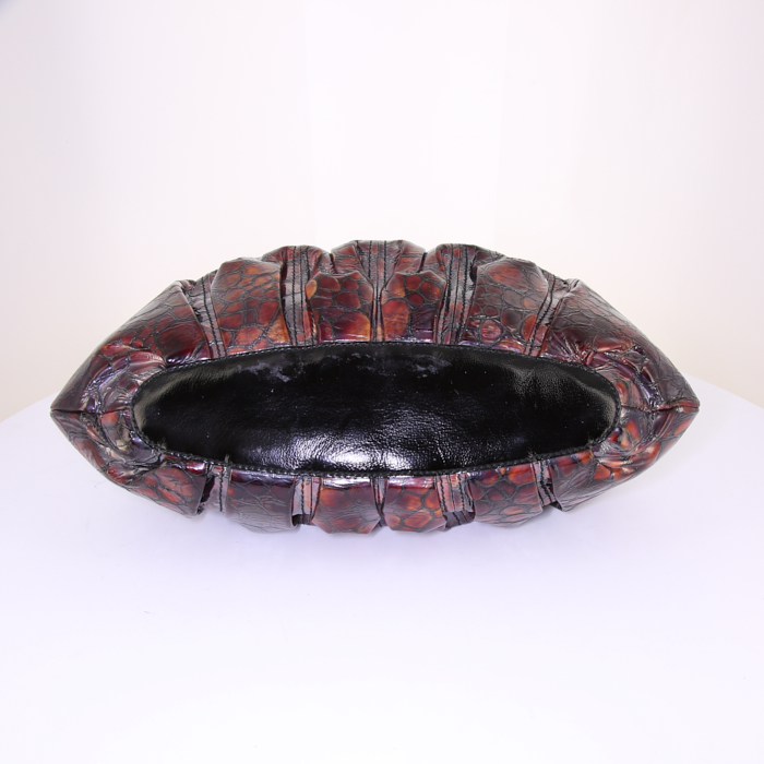 Bolso para llevar al hombro o en la mano Alexander McQueen en charol degradado marrón y negro y charol negro - Detail D4