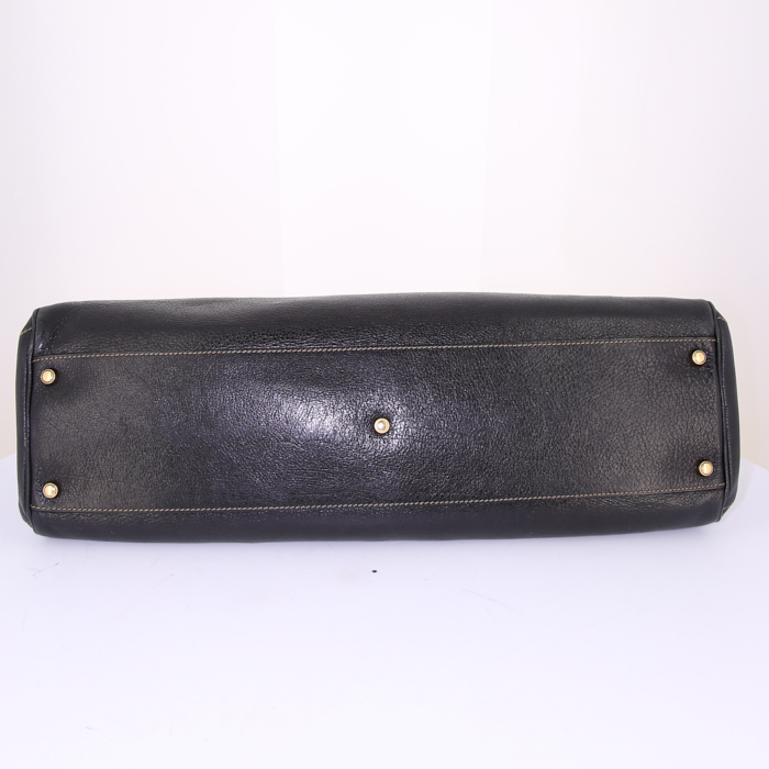 Bolso para llevar al hombro o en la mano Cartier Marcello modelo grande en cuero negro - Detail D4