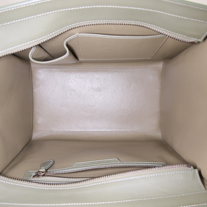 Bolso de mano Celine Luggage en cuero amarillo y verde - Detail D2