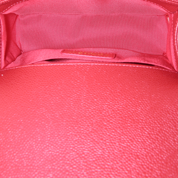 Chanel Boy small model shoulder bag in red quilted grained leather - Detail D3