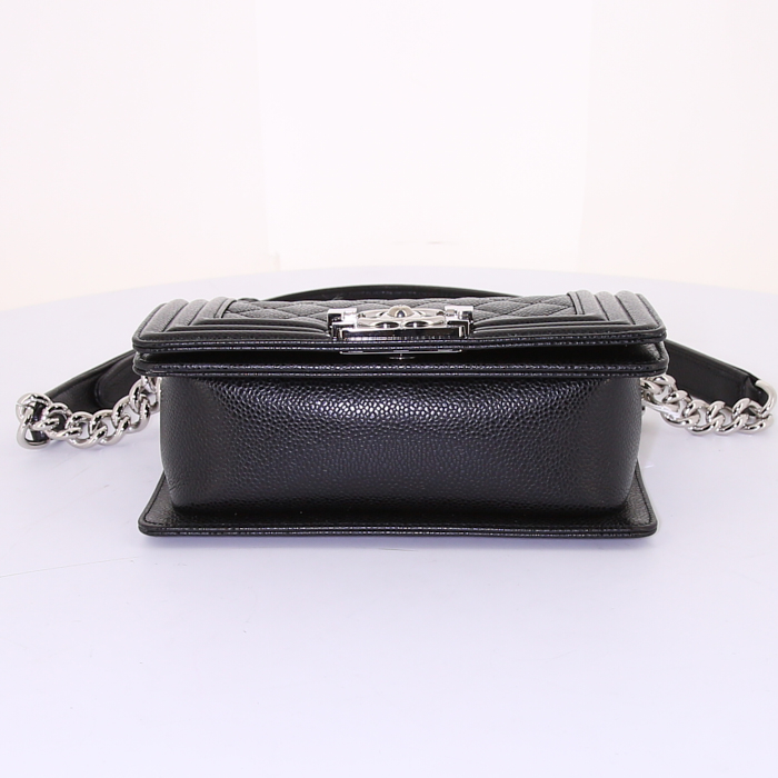 Chanel Mini Boy small model shoulder bag in black quilted grained leather - Detail D5