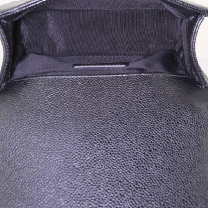 Bolso bandolera Chanel Mini Boy modelo pequeño en cuero granulado acolchado negro - Detail D3