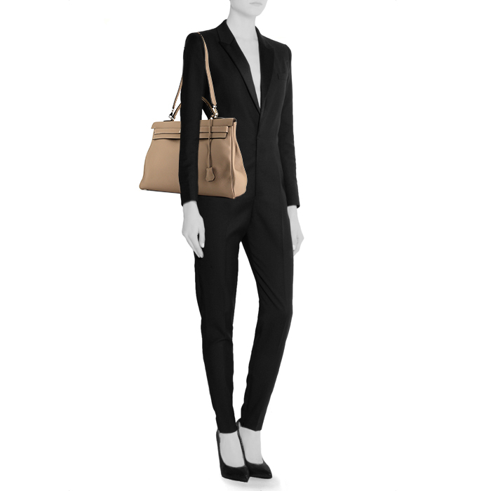 Bolso de mano Hermes Kelly 40 cm en cuero togo gris tórtola - Detail D2