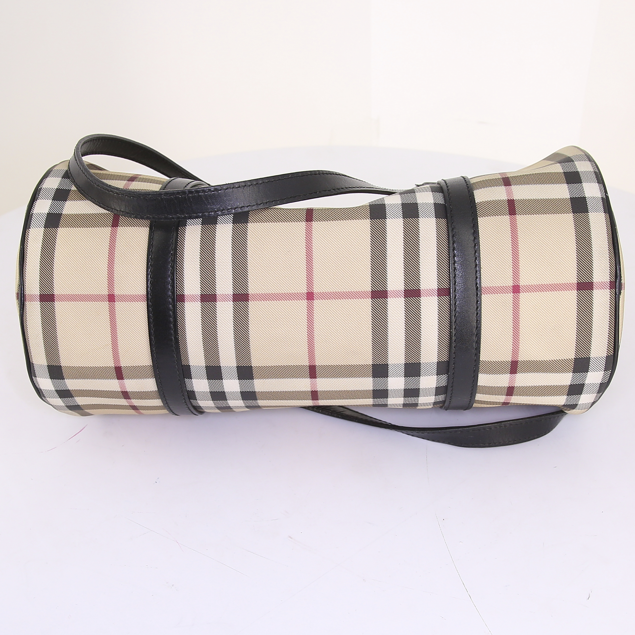 Sac à main Burberry en toile Haymarket beige et cuir noir - Detail D5