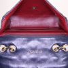Bolso de mano Chanel Vintage en cuero acolchado azul - Detail D3 thumbnail