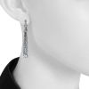 Paire de pendants d'oreilles Chanel Joaillerie Pampilles en or blanc, diamants, perles de culture et aigue-marine - Detail D1 thumbnail