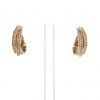 Paire de boucles d'oreilles Cartier Trinity moyen modèle en 3 ors et diamants - 360 thumbnail