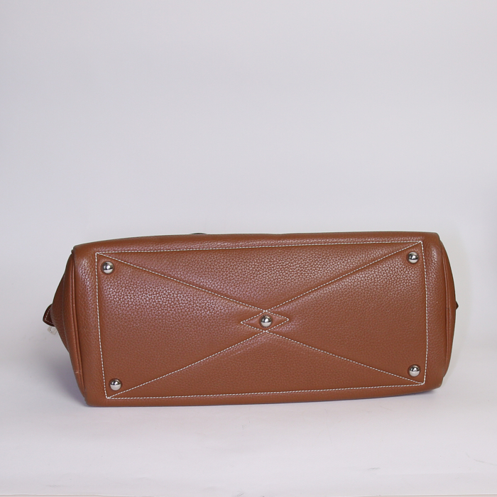 Sac à main Hermes Victoria en cuir togo gold - Detail D4