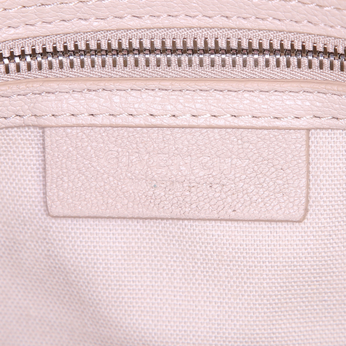 Sac porté épaule ou main Givenchy Antigona grand modèle en cuir grainé beige - Detail D4