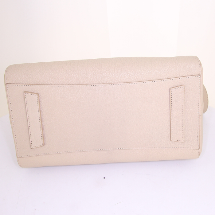 Sac porté épaule ou main Givenchy Antigona grand modèle en cuir grainé beige - Detail D5