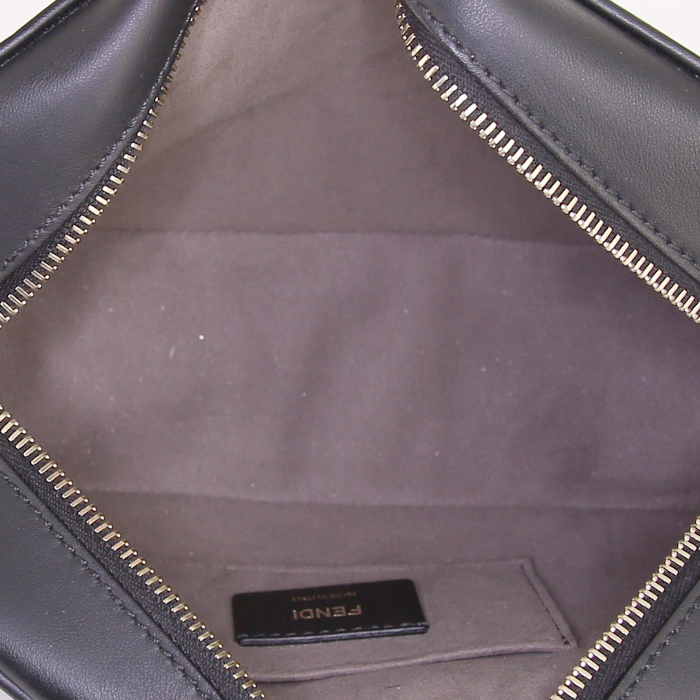 Fendi Camera Case shoulder bag in black leather - Detail D2