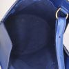 Louis Vuitton Cluny handbag in blue epi leather - Detail D2 thumbnail