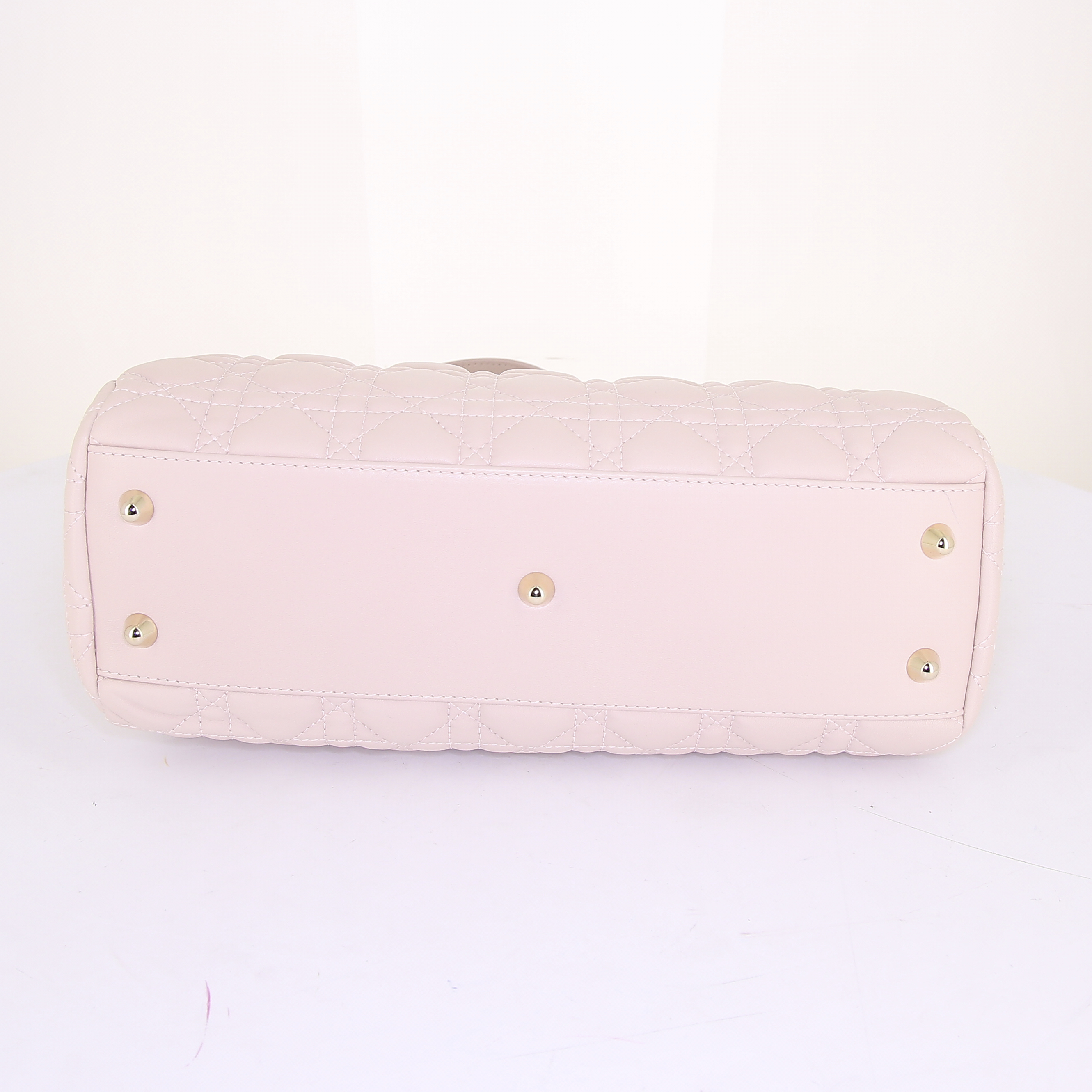 Shopping bag Dior Dior Soft modello piccolo in pelle rosa pallido cannage - Detail D4