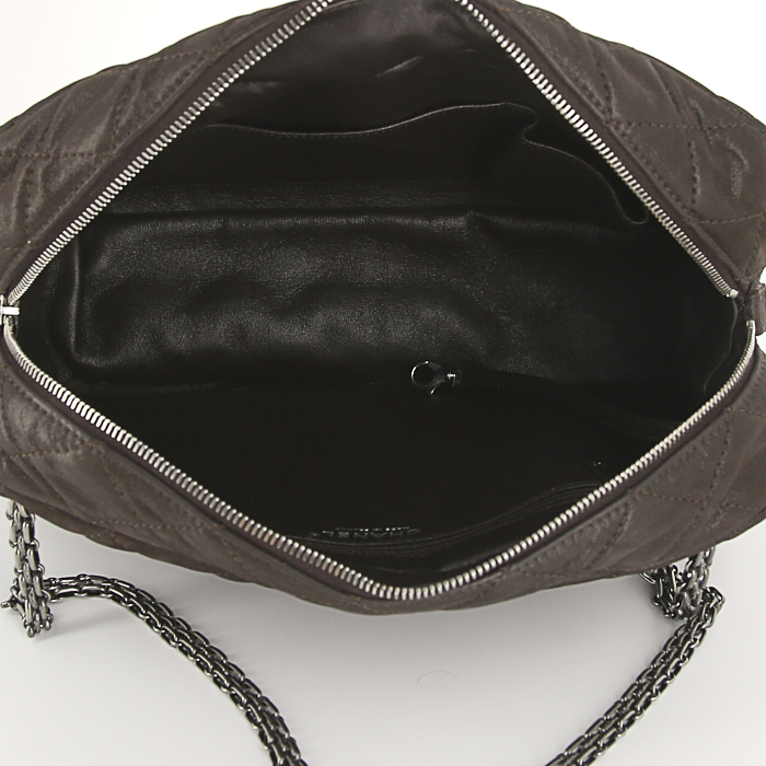 Bolso de mano Chanel Camera modelo grande en cuero acolchado marrón - Detail D2