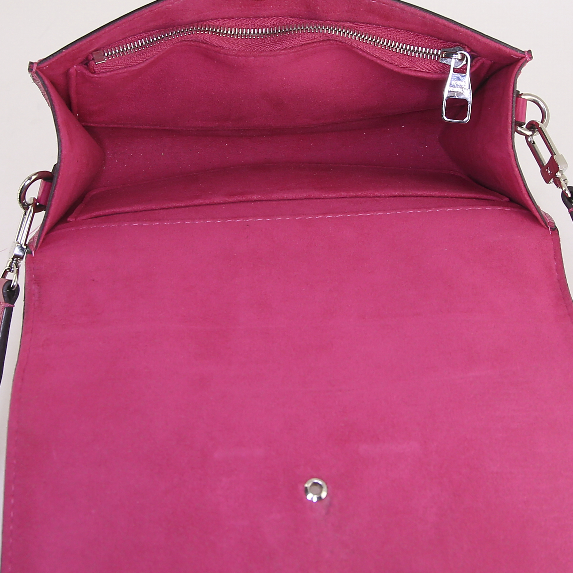 Bolso bandolera Louis Vuitton Louise en cuero Epi rosa - Detail D2