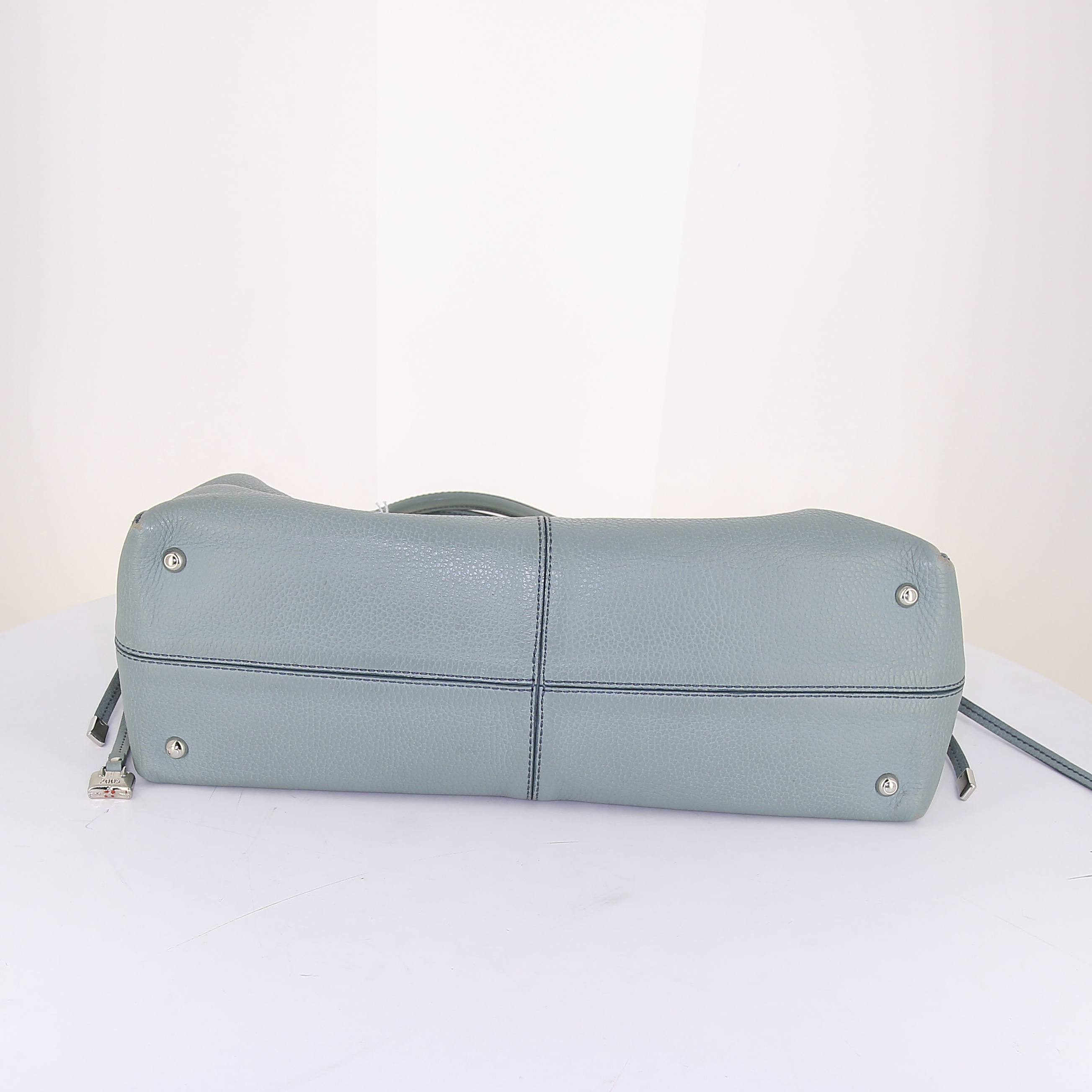 Tod's D-Bag shopping bag in green grained leather - Detail D4