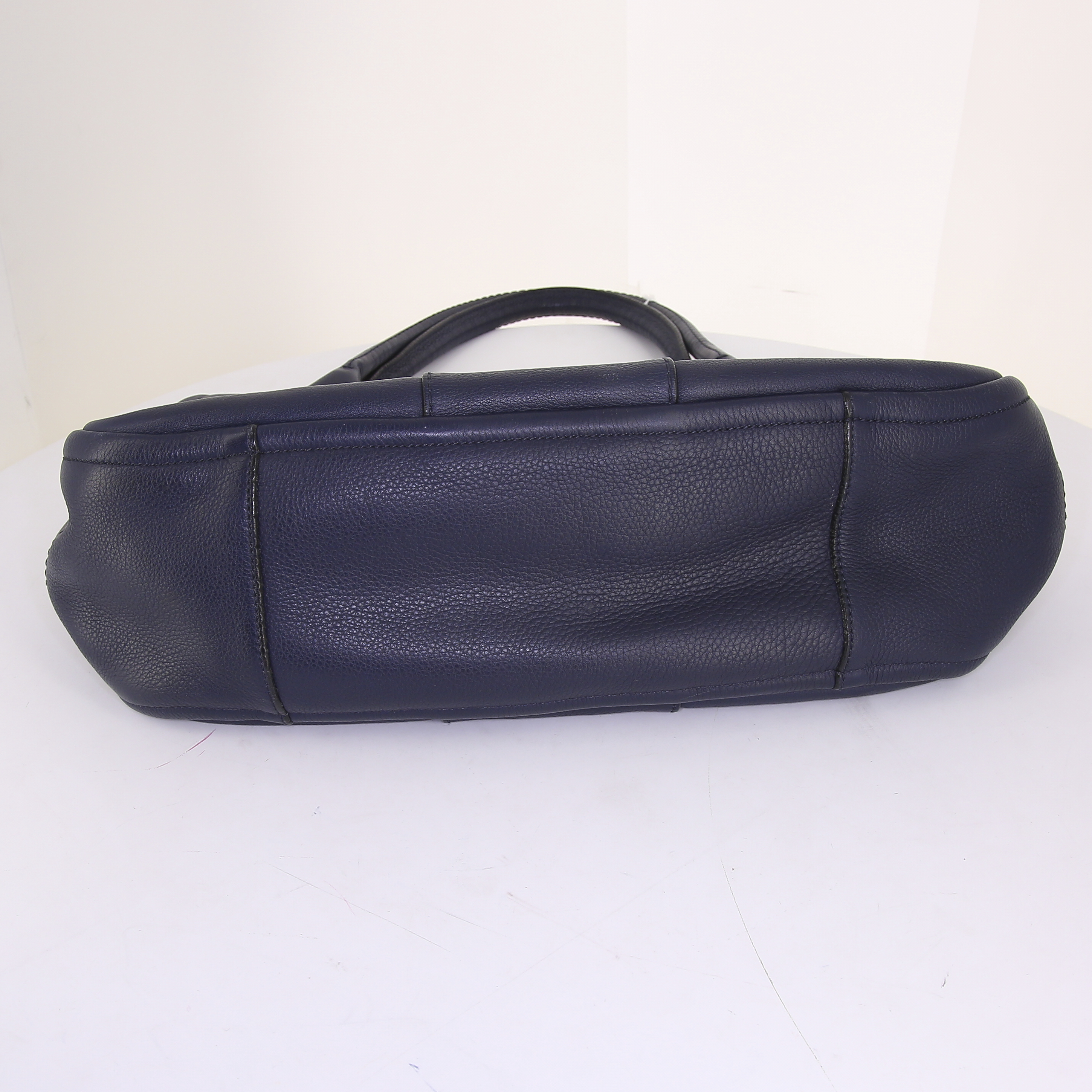 Borsa Salvatore Ferragamo in pelle martellata blu marino - Detail D4