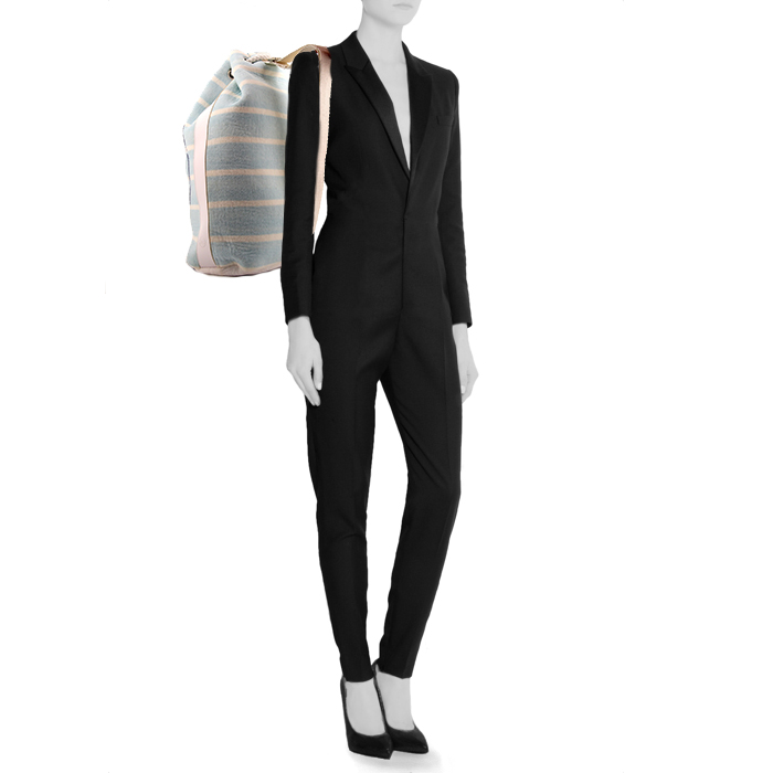 Sac porté épaule Chanel Sac à dos en toile blanche et bleue - Detail D1