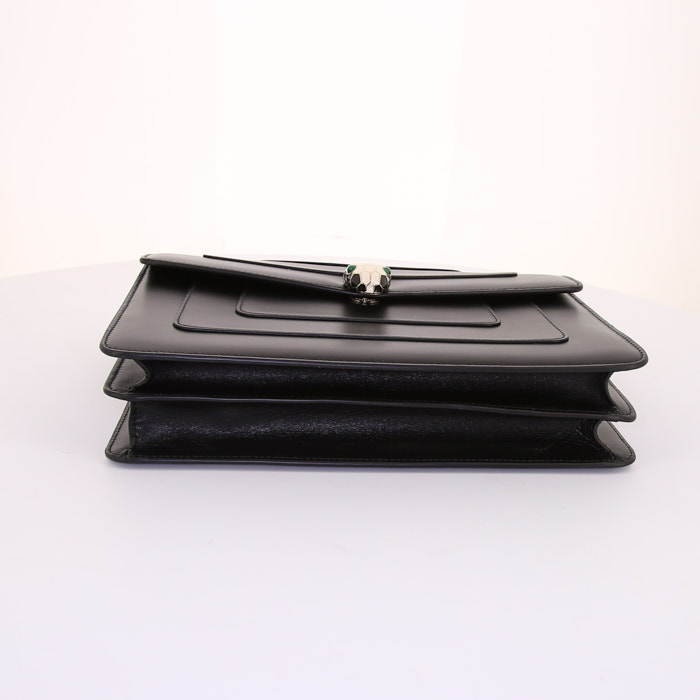 Bolso de mano Bulgari en cuero negro - Detail D5