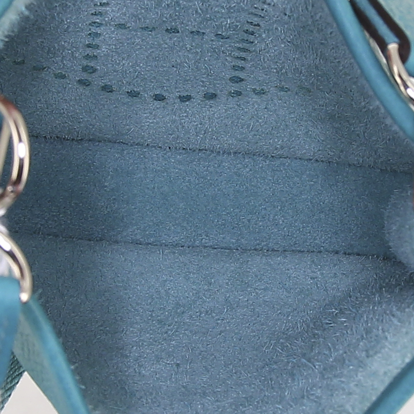 Bolso de mano Hermès Mini Evelyne en cuero togo azul - Detail D2