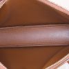 Louis Vuitton pouch in beige patent leather - Detail D2 thumbnail