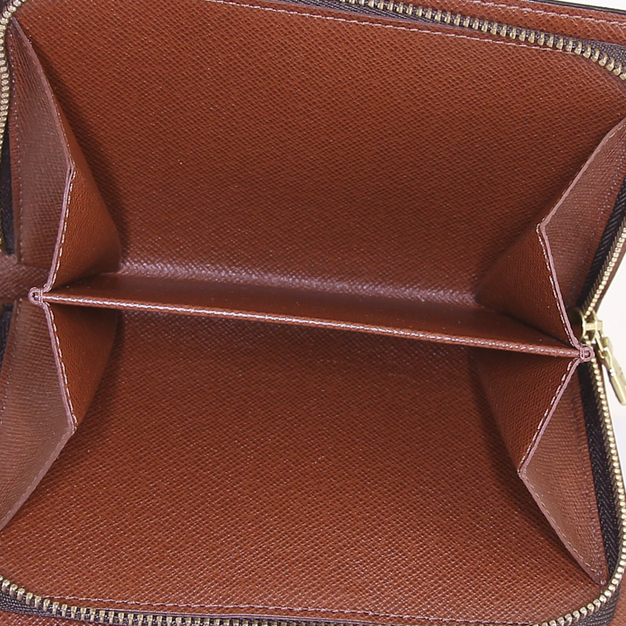 Portefeuille Louis Vuitton grand modèle en toile monogram marron et cuir marron - Detail D3