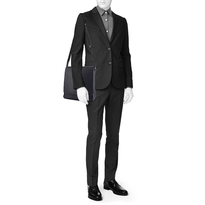 Bolso bandolera Louis Vuitton en cuero taiga gris - Detail D1